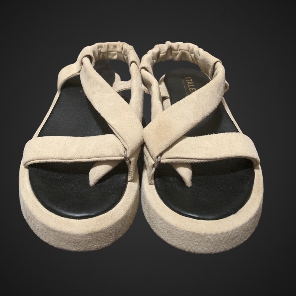 Italeau Zanita Waterproof Suede Sandal / Beige / Womens Size 7.5 (38 EU)